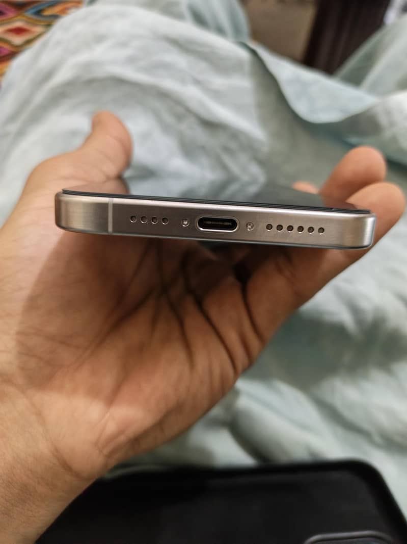 Apple iPhone 15 Pro max 1