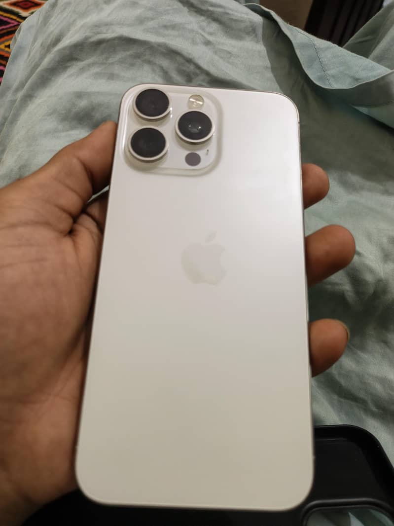 Apple iPhone 15 Pro max 2