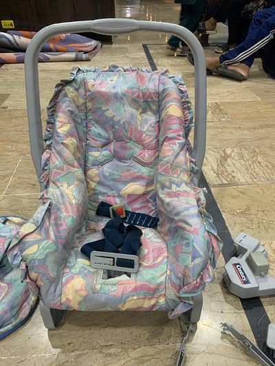 baby carry cot and car seat