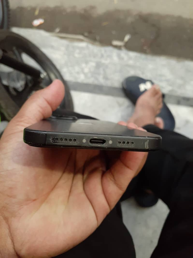 Apple iPhone 15 plus 0