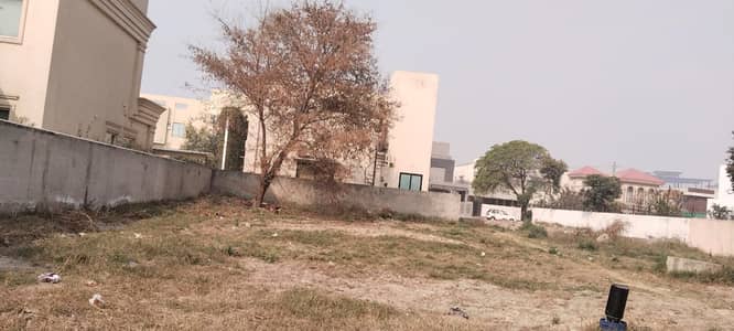 Block N 10 Marla Residential Plot At Investor Rate Prime Location In Phase 8 Ex Air Avenue