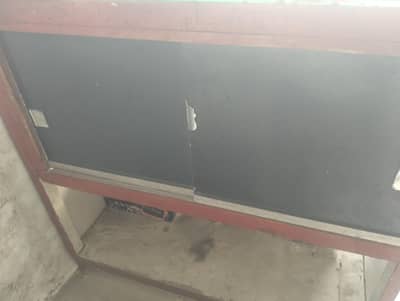 showcase  shop counter