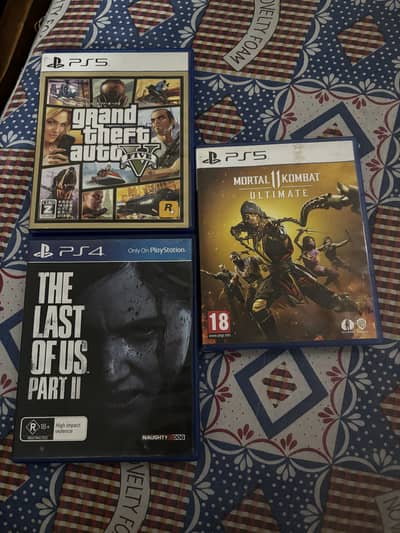 Ps5 CDs ps4 disks games gta5 last of us gaming PlayStation