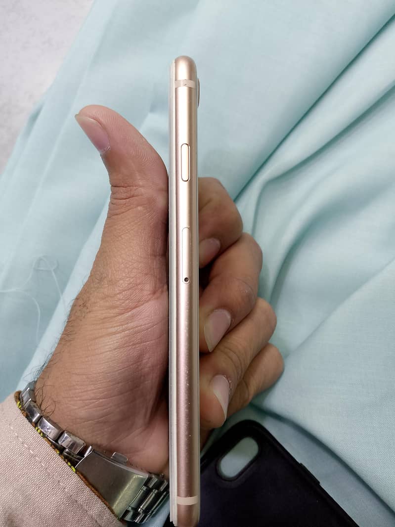 Apple iPhone 8 1