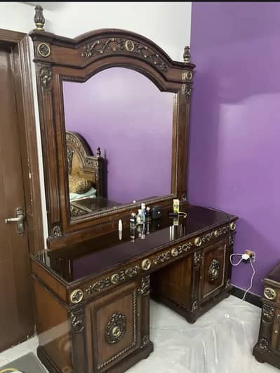 Pure Sheesham wood almost new King size Bed for sale