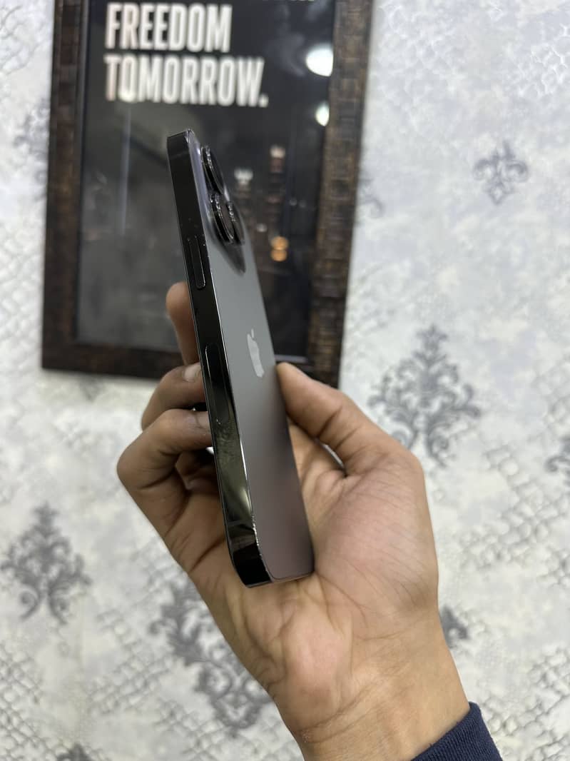 Apple iPhone 14 Pro 1