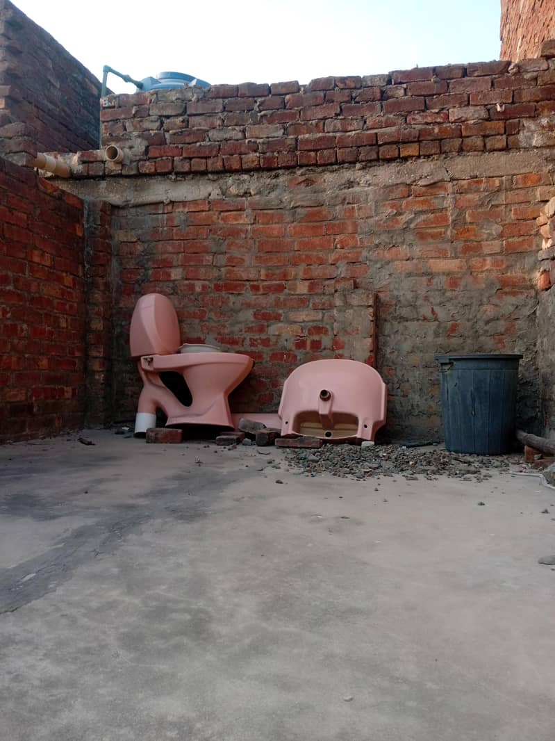 pink commode for sell 0