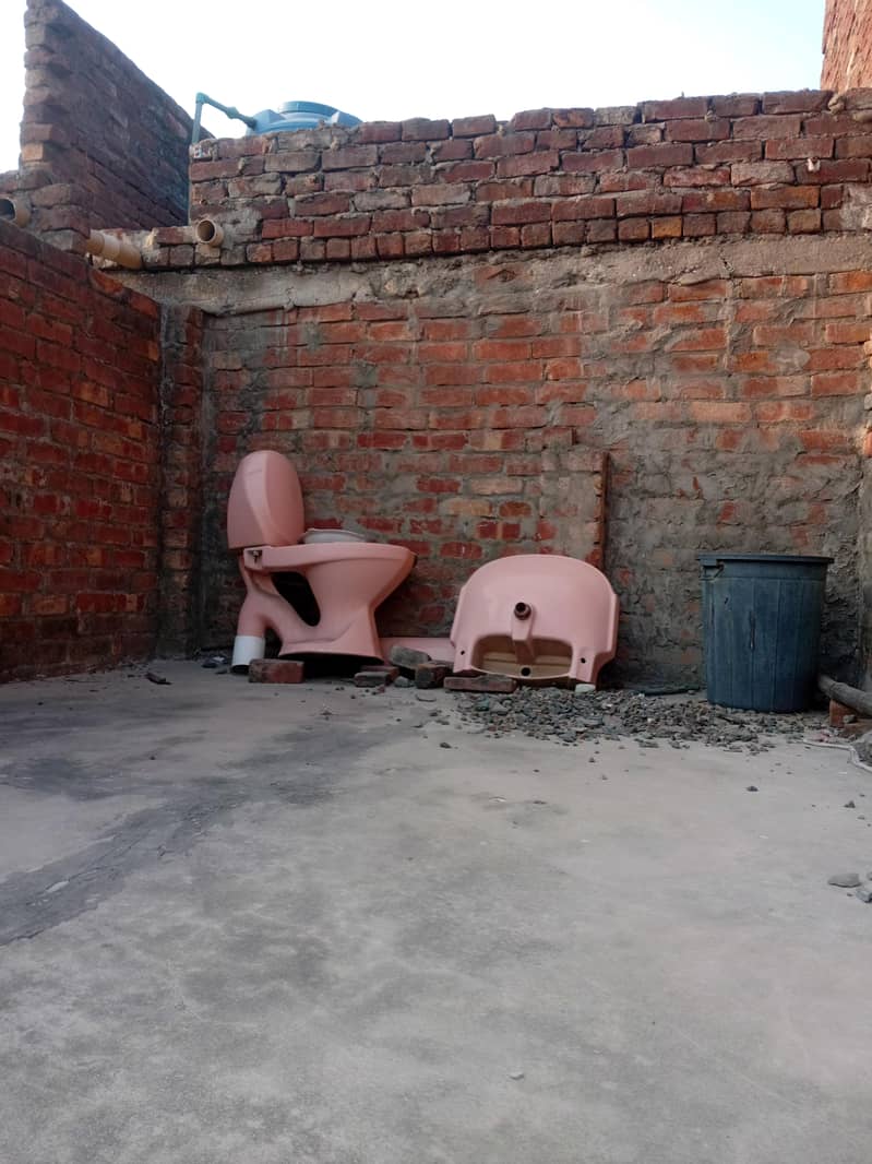 pink commode for sell 1