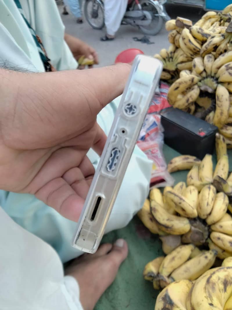 Samsung Mobile A06 8