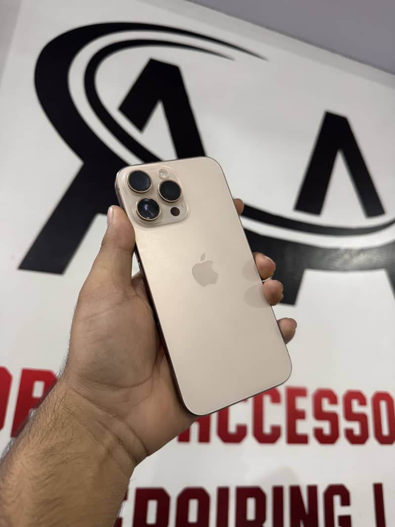 Apple iPhone 16 Pro Max 0