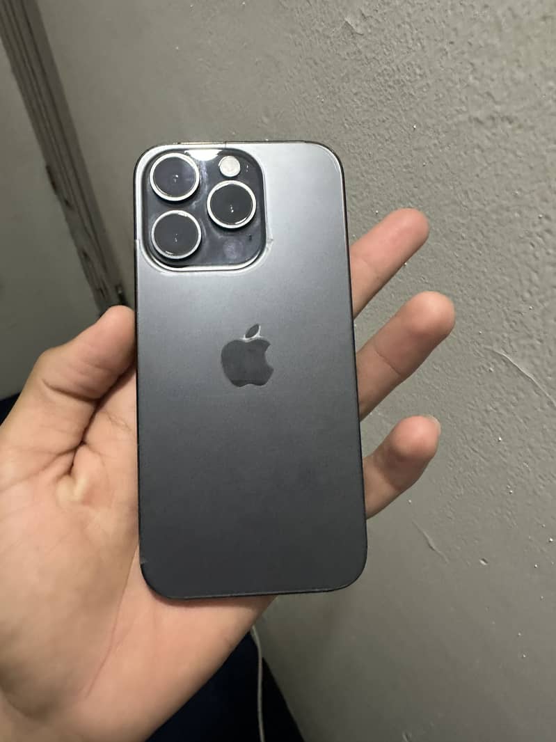 Apple iPhone 15 Pro 0
