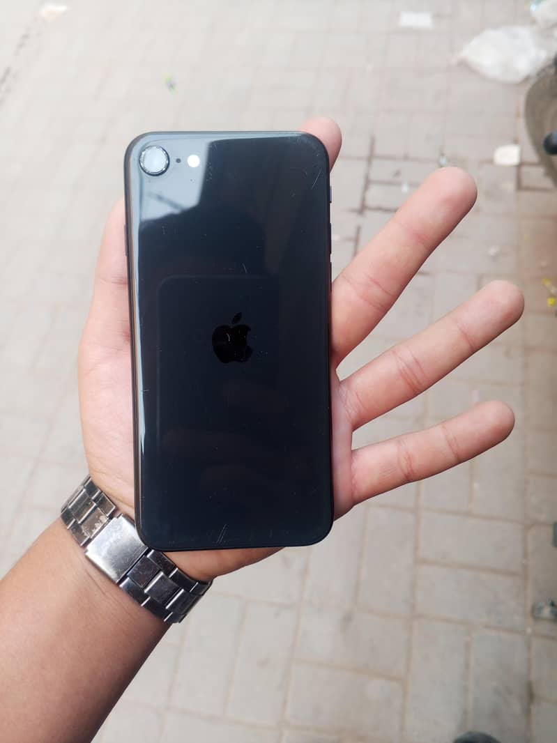 Apple iPhone SE 2 1