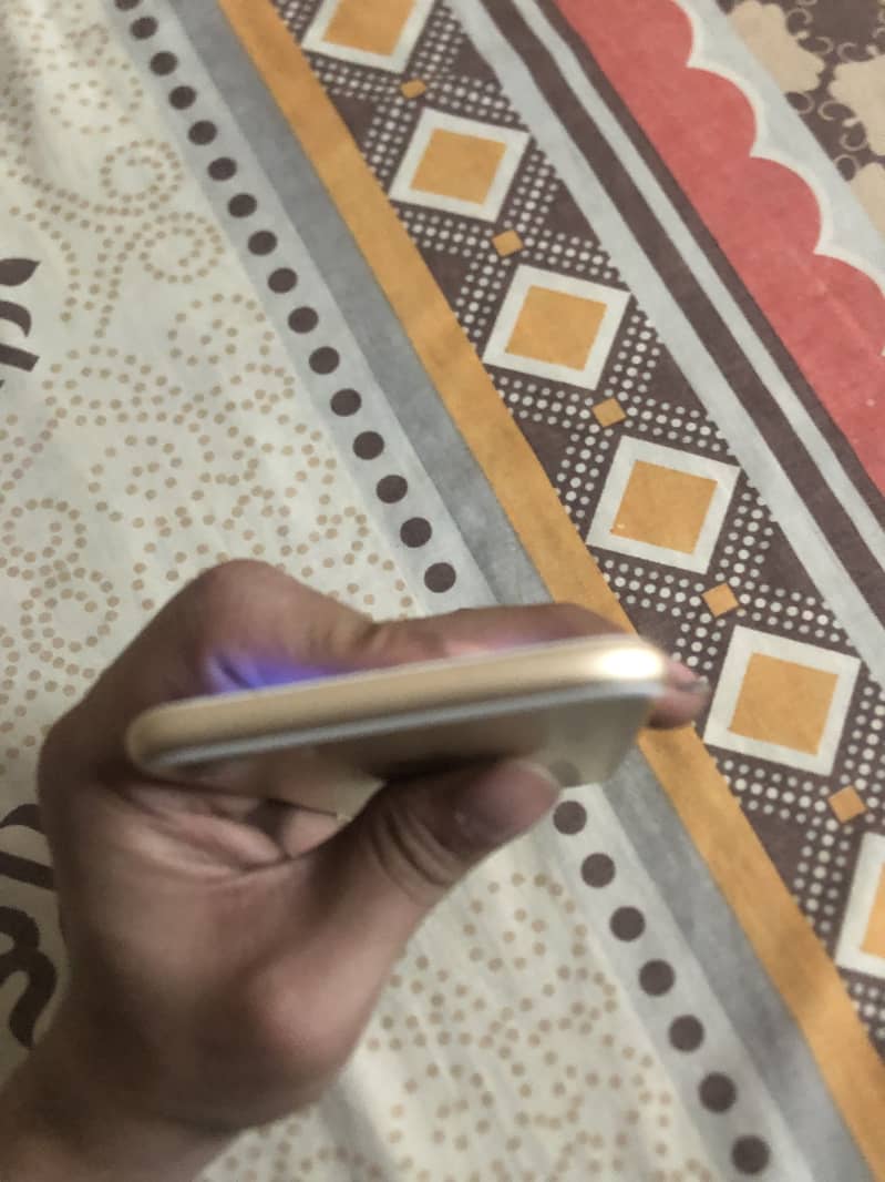Apple iPhone 7 1