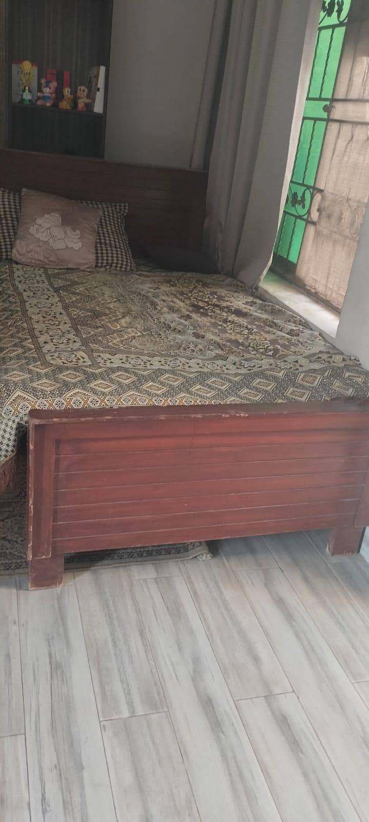 Single bed 0
