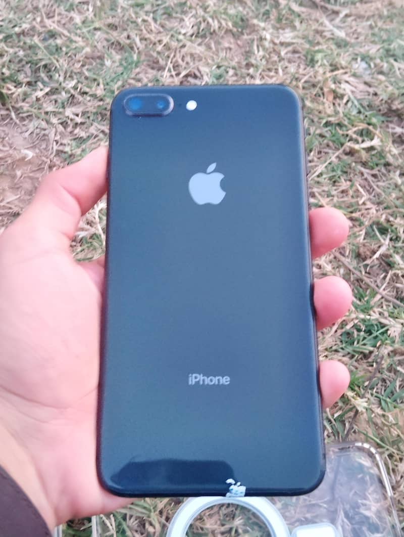 Apple iPhone 8 Plus 0
