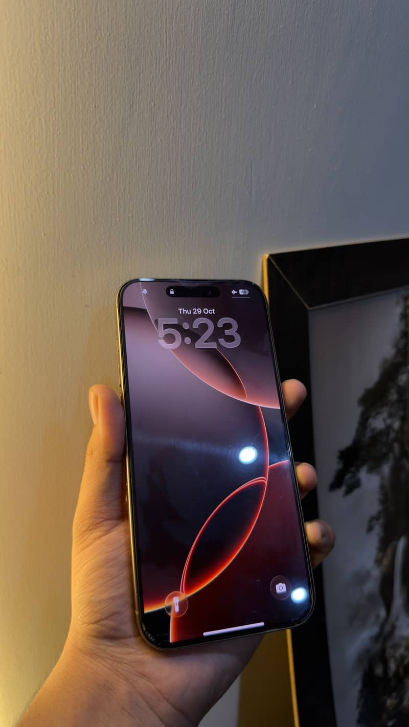 Apple iPhone 16 Pro Max 0