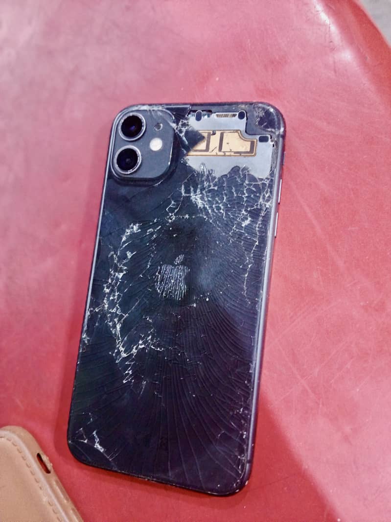 Apple iPhone 11 4