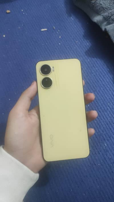 Vivo Y16