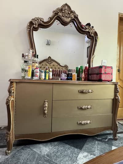 Dressing table