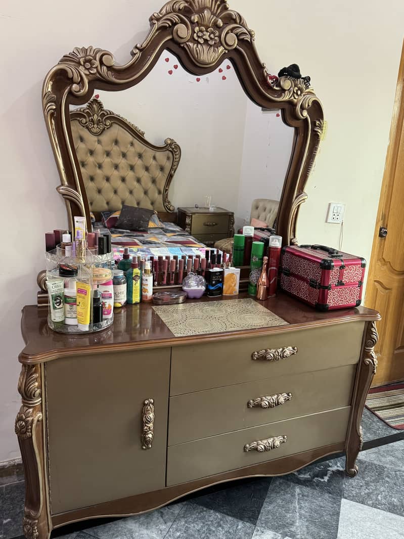 Dressing table 1