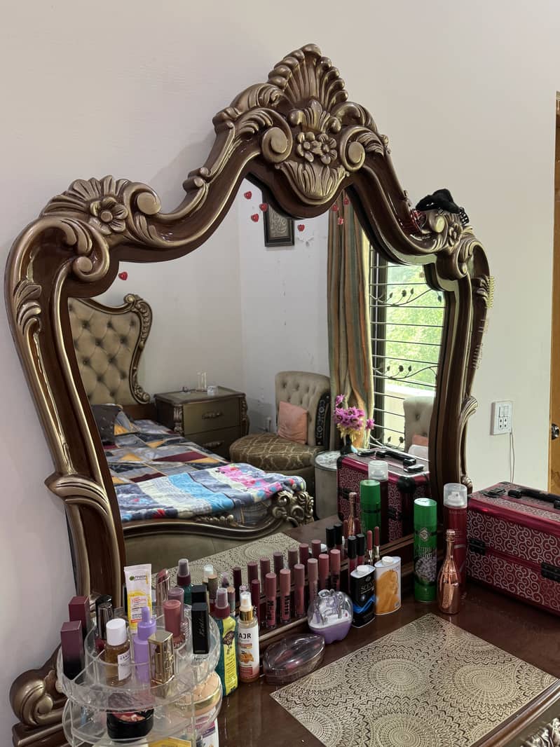 Dressing table 3