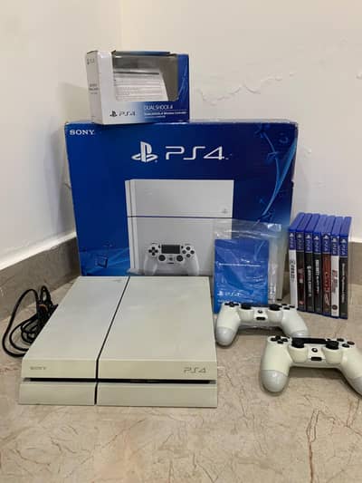 playstation 4 fat with 2 original remotes