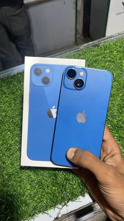 Apple iPhone 13