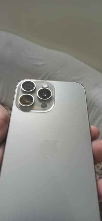 Apple iPhone 16 Pro Max