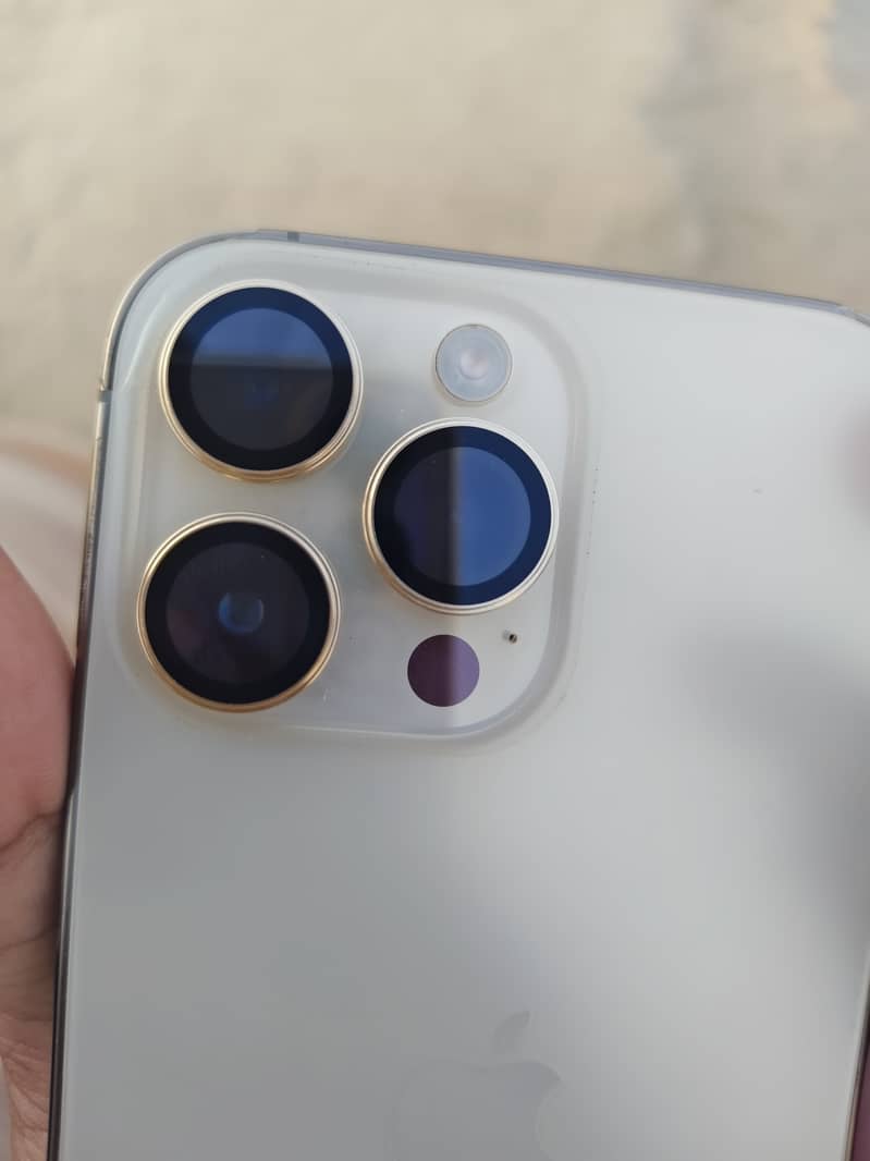 Apple iPhone 14 Pro Max 5