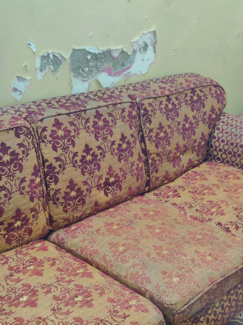 Like brand new sofas set with covers 8