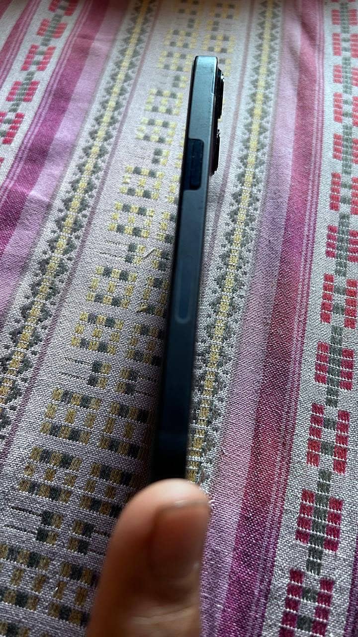 Apple iPhone 13 1