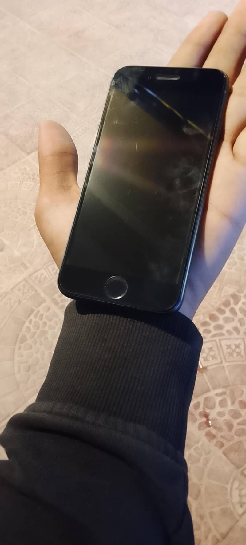 Apple iPhone 7 1