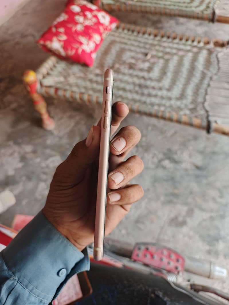 Apple iPhone 7 Plus 1
