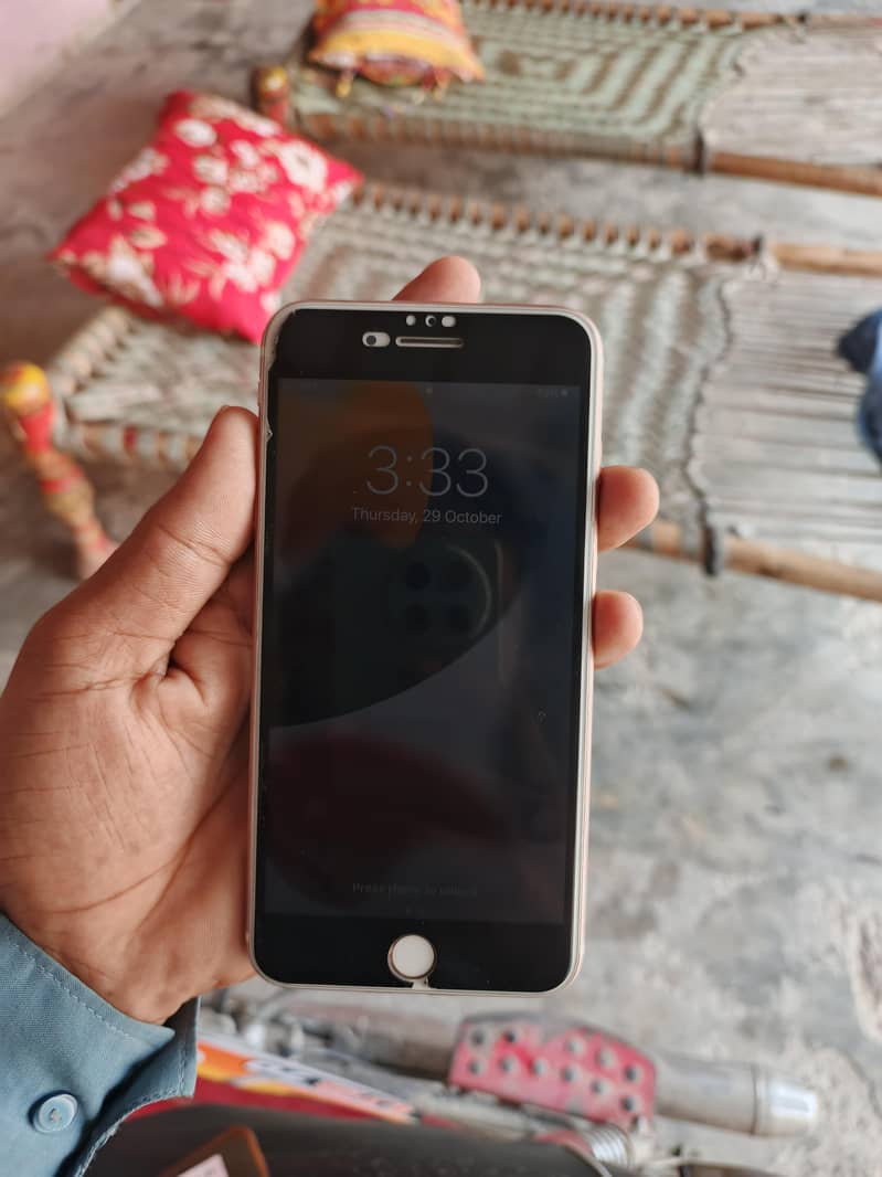 Apple iPhone 7 Plus 5