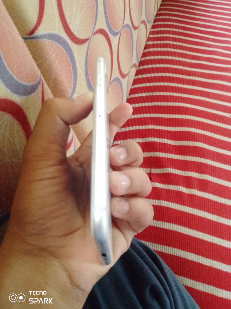Apple iPhone 8 10