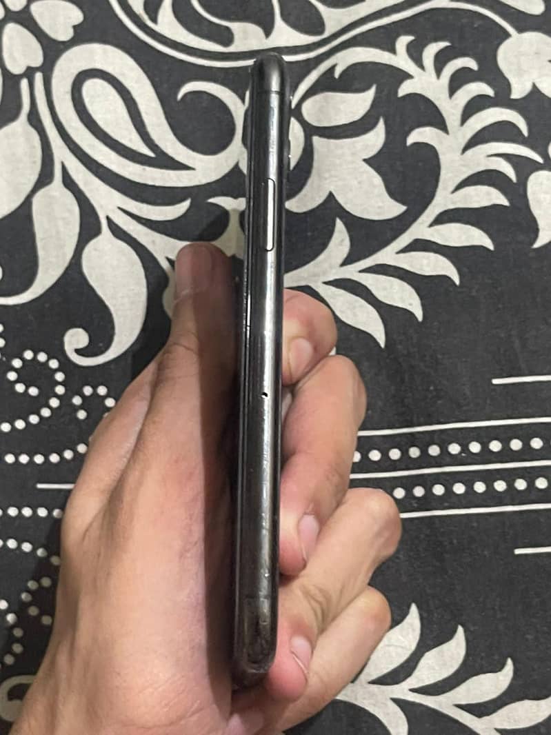 Apple iPhone 11 Pro jv 5