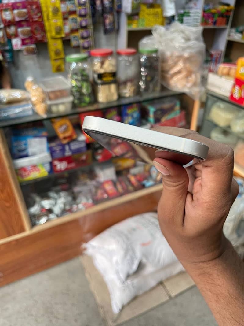 Apple iPhone 12 1