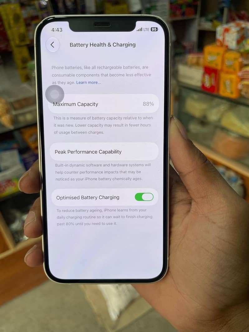 Apple iPhone 12 6