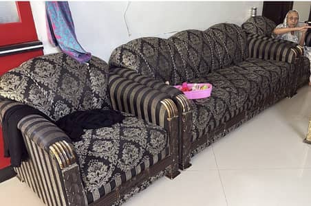 Stylish 5 seater sofa set