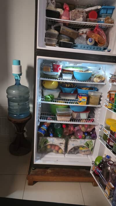 Dawlance 2 door fridge and freezer