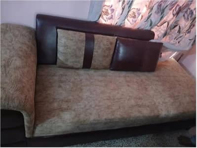 Brand New Deewan for Sale – Beautiful Design