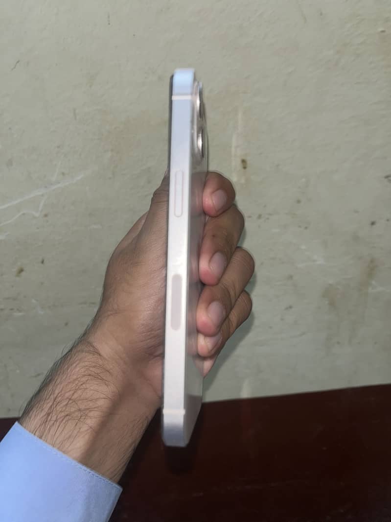 Apple iPhone 13 1