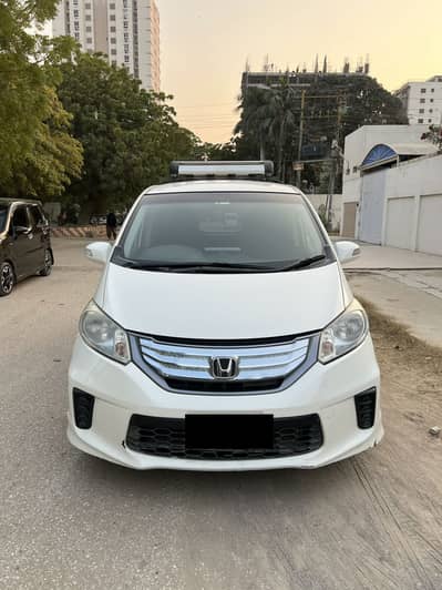 Honda Freed hybrid  2012 one owned excellent condition
