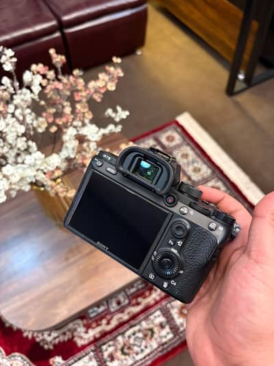 A7iii with Box