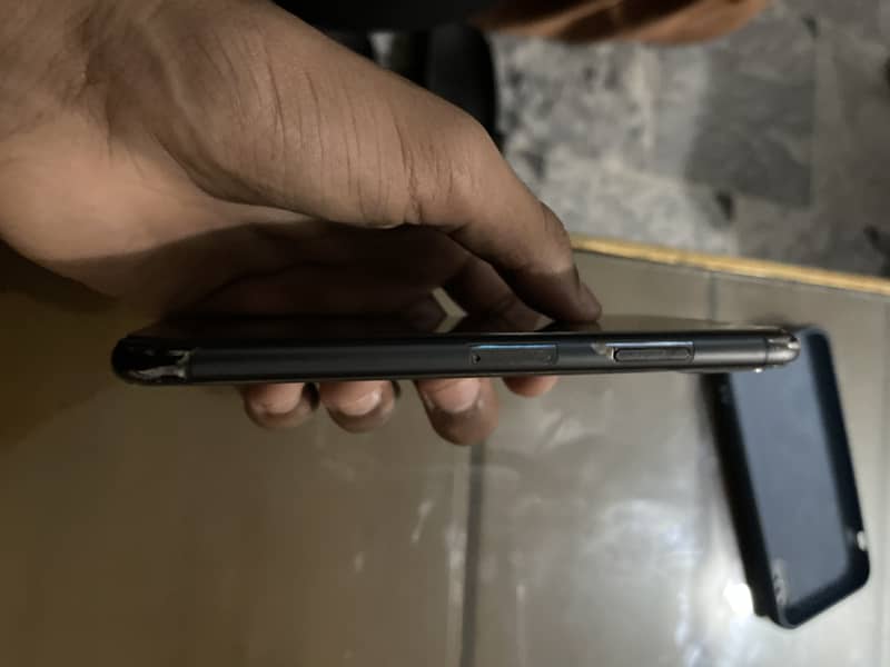 Apple iPhone X 0