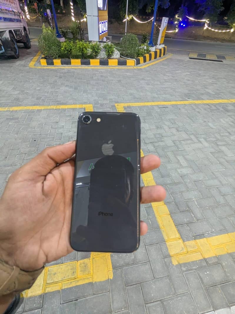 Apple iPhone 8 4