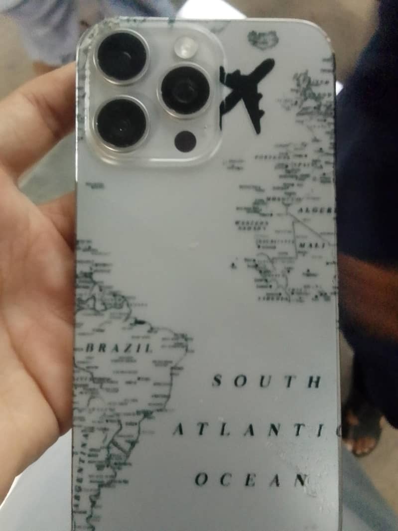 Apple iPhone 15 Pro Max 4