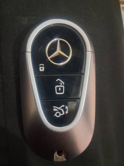 Mercedes key
