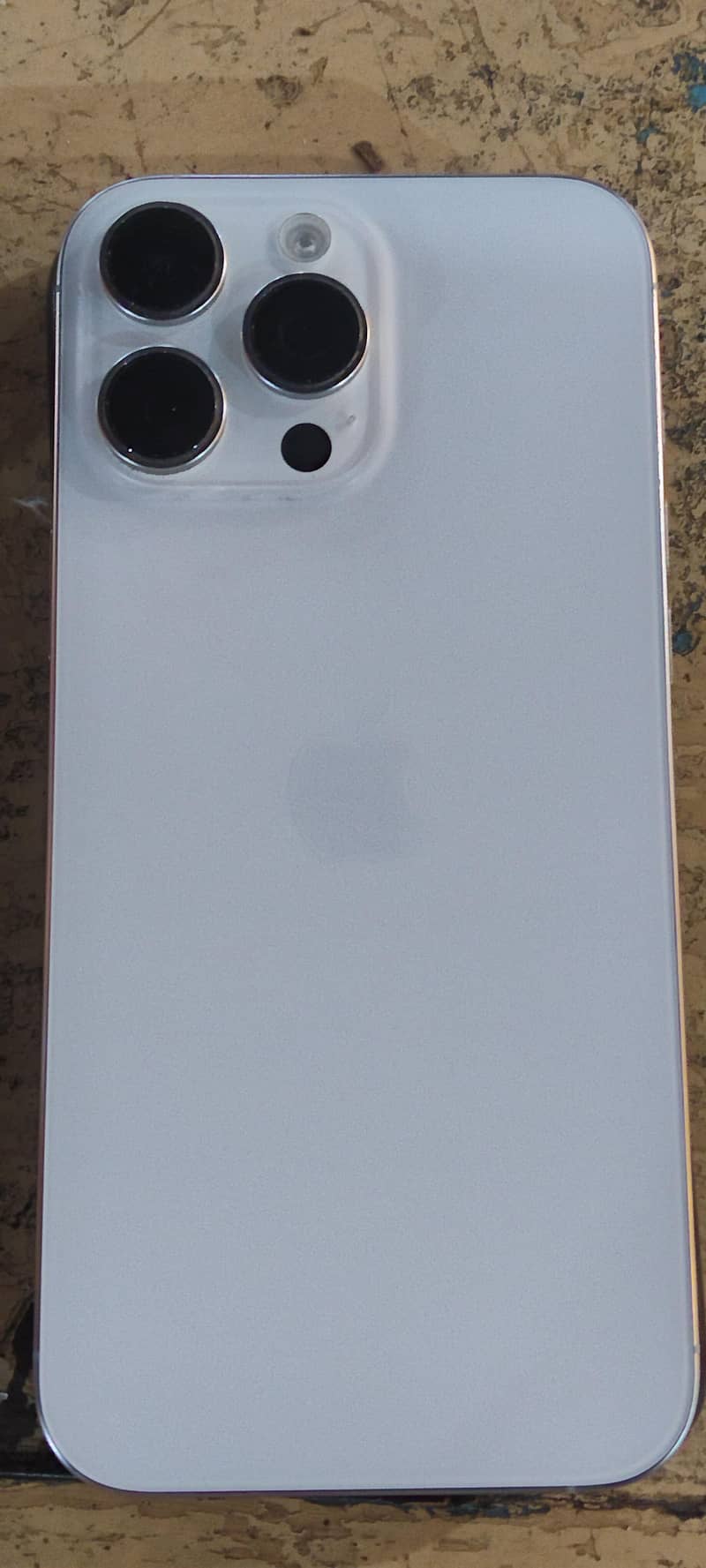 Apple iPhone 16 Pro Max 2