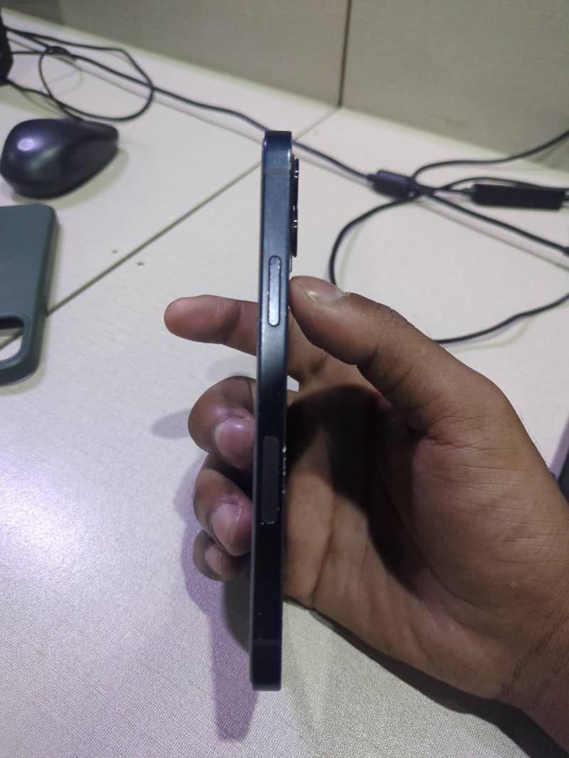 Apple iPhone 12 1